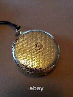 1999 ESTEE LAUDER Round Golden Classic Limited Edition Powder COMPACT Watch Fob