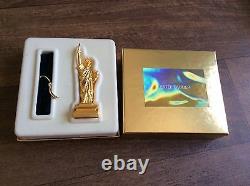 2000 Estee Lauder Dazzling Gold Solid Perfume Compact STATUE OF LIBERTY 0.3fl. Oz