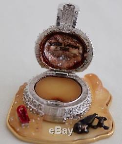 2002 ESTEE LAUDER Jeweled Compact Frosted Igloo Pleasures Solid Perfume Rare
