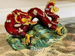 ESTEE LAUDER Beautiful Lucky Dragon Solid Perfume Compact Collectible from 2005