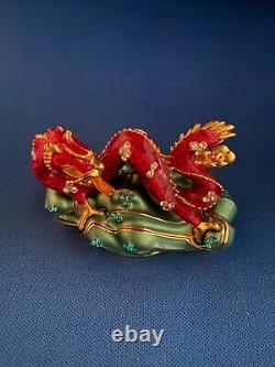 ESTEE LAUDER LUCKY DRAGON SOLID PERFUME COMPACT with BEAUTIFUL FRAGRANCE
