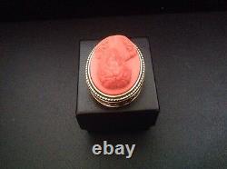 Estee Lauder 1983 Christmas Cameo Red Compact for Solid Perfume empty