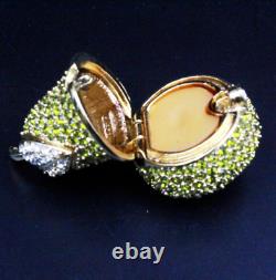 Esteé Lauder Crystal Green Pear NOS Solid Perfume Compact