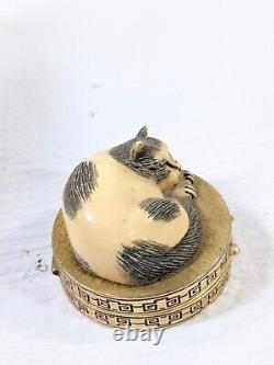 Vintage Estee Lauder Sleeping Cat Cinnabar Solid Perfume Compact Ivory Series