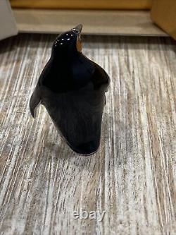 Estee Lauder 2001 Penguin Solid Parfum Compact. Linge De Maison Blanc