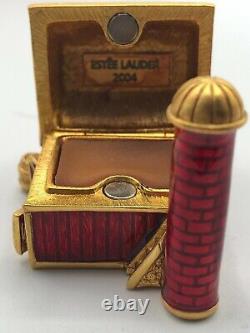Estee Lauder 2004 Plaisirs Parfum Little Red Barn Compact Pour Parfum Solide