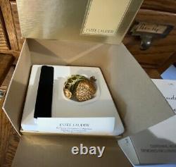 Estee Lauder Compact de Parfum Solide Jay Strongwater Glistening Acorn NIB