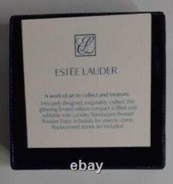 Estee Lauder Golden Halo Compact Lucidity Complete translates to: Estee Lauder Golden Halo Compact Lucidity Complet.
