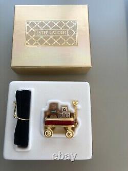 Estee Lauder Toy Bear En Wagon Solid Parfum Compact