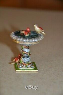 Rare Jay Strongwater Estee Lauder Compact Précieux Oiseaux Birdbath Émail Figurine
